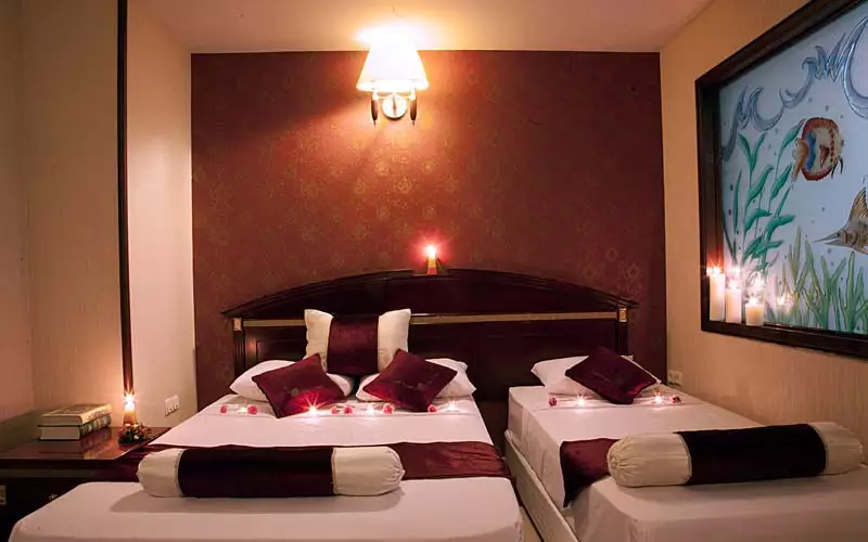 Alibaba https://cdn.alibaba.ir/ostorage/hotel-accommodation-images/68ac323aa1e6f83605b7e036_سه تخت کلاسیک (1).webp